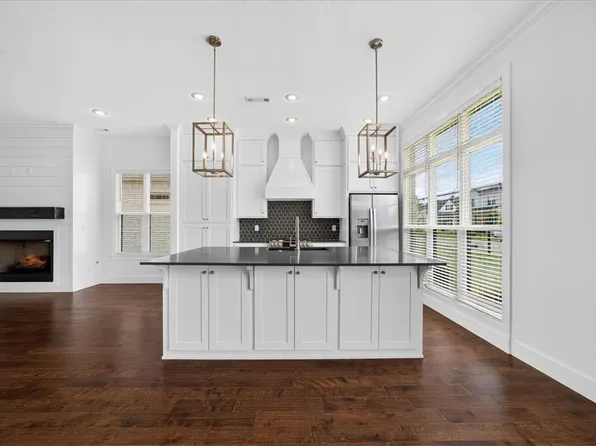 6206 SW Luna Ln, Bentonville, AR 72713