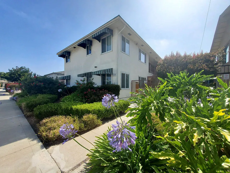 4349-4351 Cherokee Ave