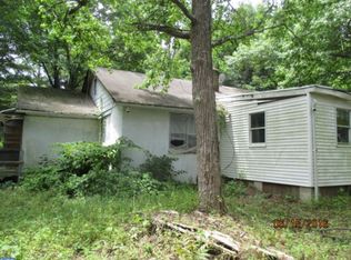 409 9th St, Newtonville, NJ 08346