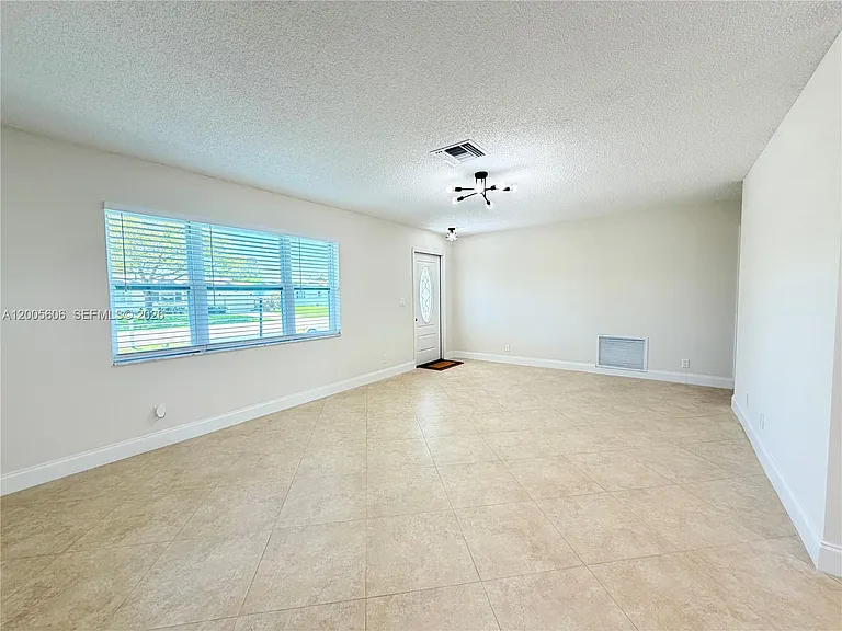 8581 NW 17th St — Photo 5