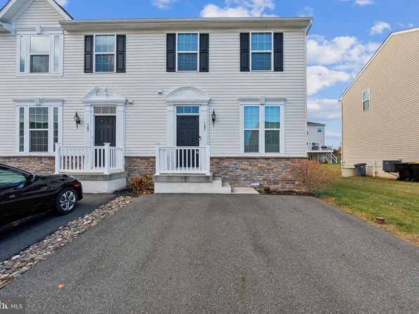 105 Kati Ct, Gilbertsville, PA 19525