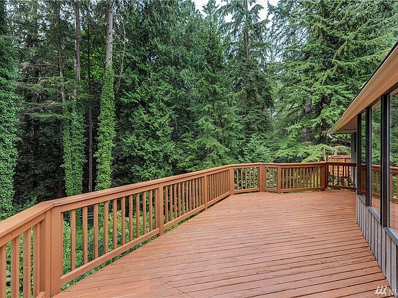 Huge deck in private setting!