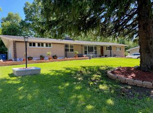 1556 Bayonne Dr, Saint Louis, MO 63138