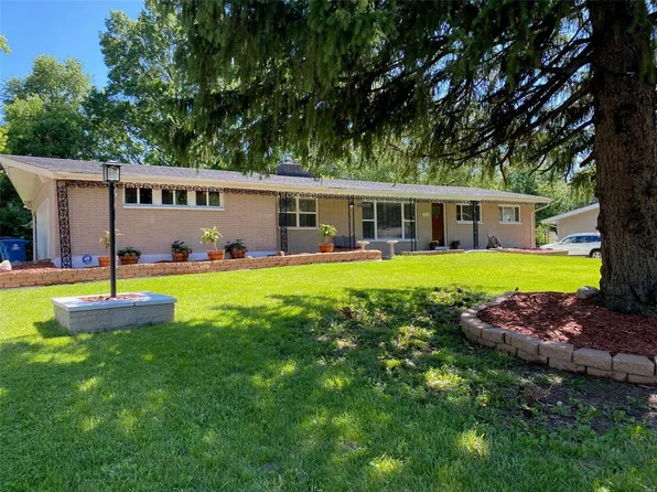 1556 Bayonne Dr, Saint Louis, MO 63138