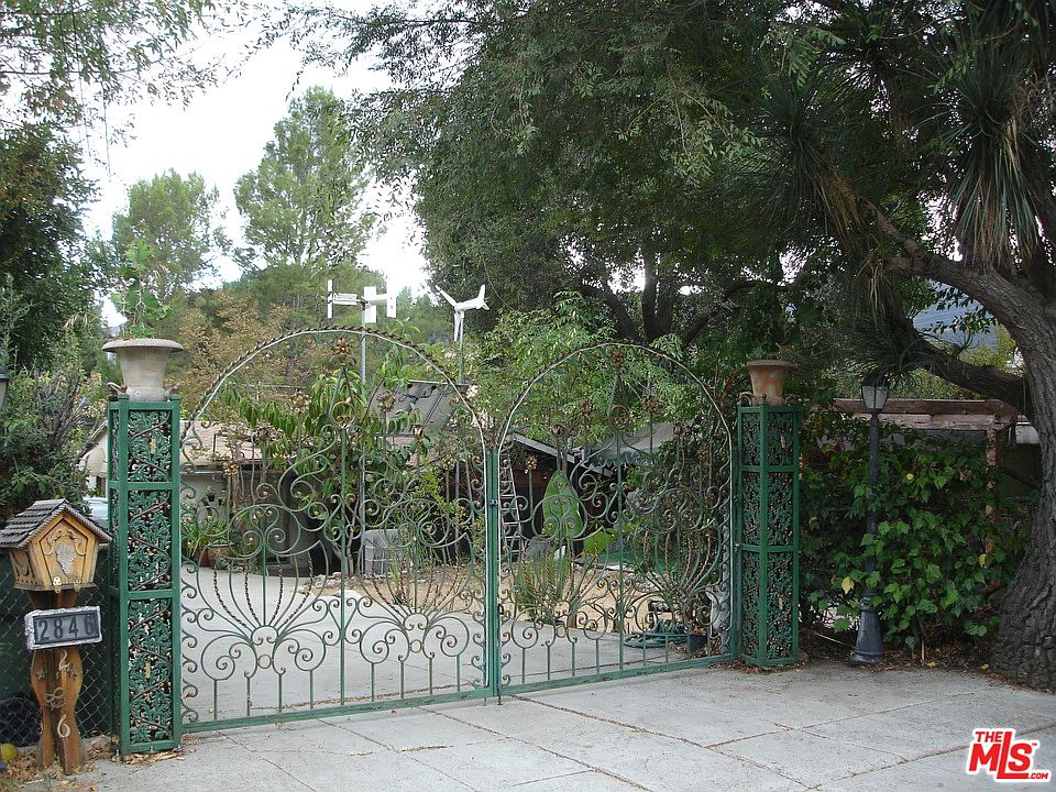 1st image of 2846 Fairmount Ave