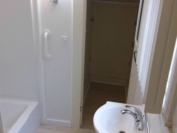 5th image of 1251-1255 Dolliver St #1253