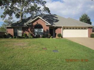 202 Lakewood Dr, Longview, TX 75604