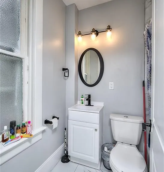 19 Clarence Pl #2 — Photo 11