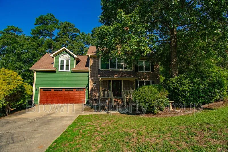 4 bed, 2.5 bath, 1956 sqft, $1,895 — Photo 1