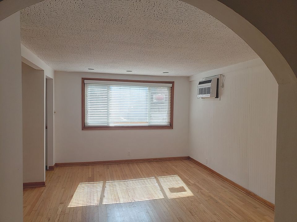 1st image of 2432 W Belle Plaine Ave #1