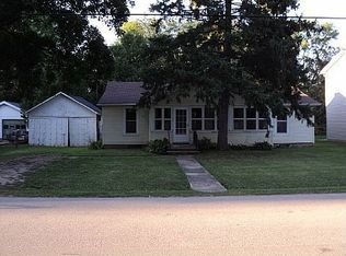 512 Waupaca St, Fremont, WI 54940