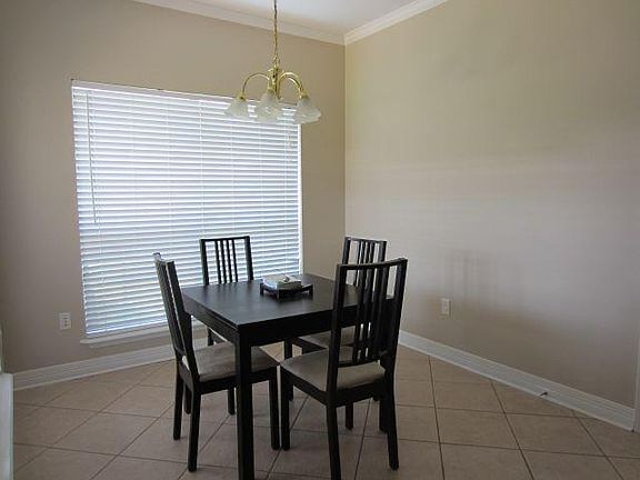 4th image of 831 Whitfield Dr