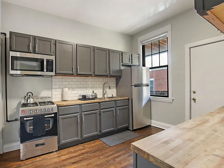 5220 N. Clark Street — Photo 6