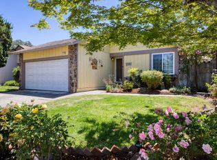 2330 Gads Hill St, Santa Rosa, CA 95401