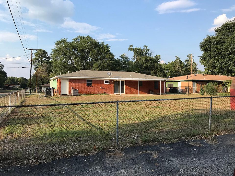 2nd image of 300 Christopher Dr