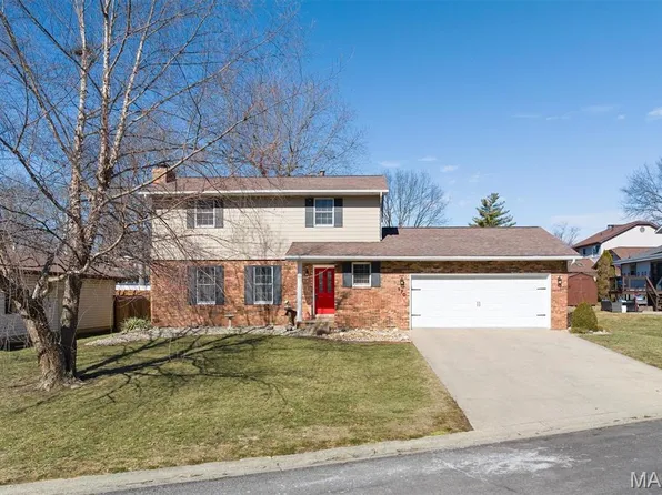 170 Sunray Dr, Highland, IL 62249