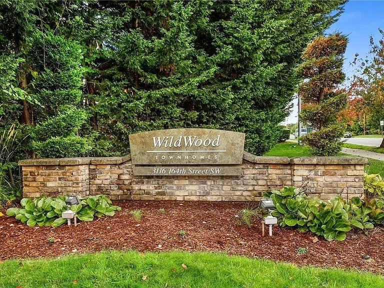 Neighborhood entrance sign
