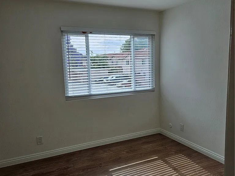 12621 Adelle St — Photo 10