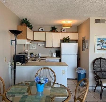 3rd image of 1615 S Lake Park Boulevard #602
