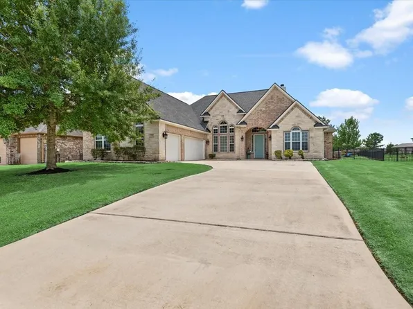 231 N Waterstone Dr, Montgomery, TX 77356