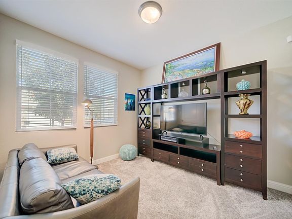 4th image of 343 Marigold Drive