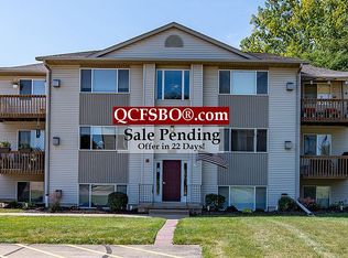 4188 Fairview Dr APT 11, Bettendorf, IA 52722