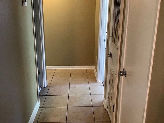4th image of 320 N Causeway Blvd APT 6