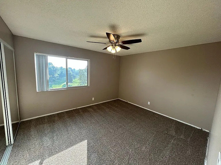 Mountain View Apartments — Photo 9