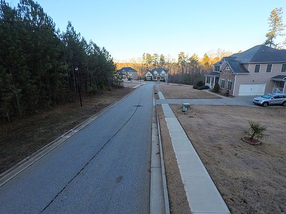 3rd image of 4412 Meadowwood Dr