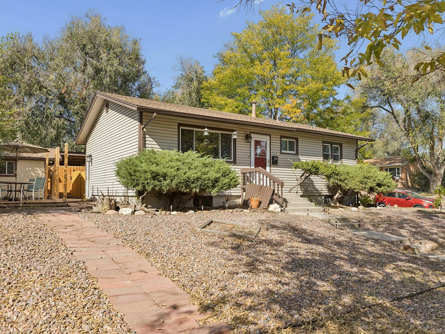 3 bed, $2,500 — Photo 2
