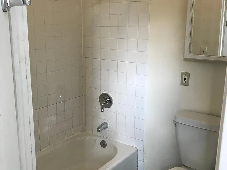 1242 W Diversey Pkwy #1 — Photo 13