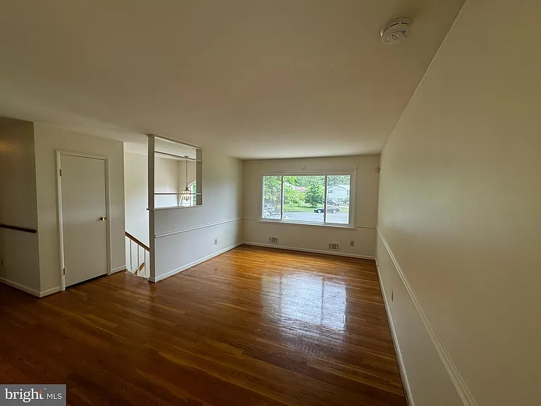 2508 Saint John Pl — Photo 5