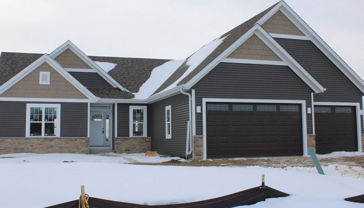 641 Spur Rd, Slinger, WI 53086 Zillow