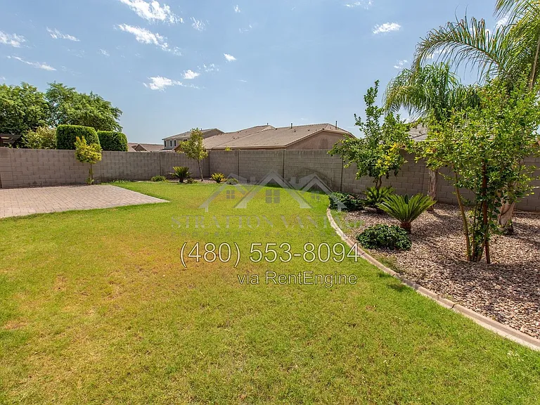 18295 W Saguaro Ln — Photo 39