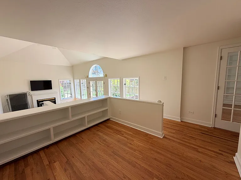 340 S Franklin St — Photo 12