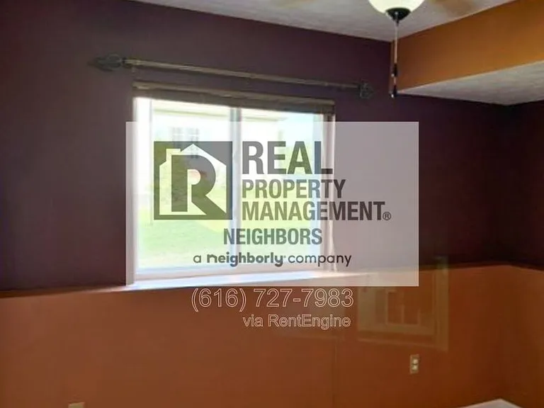 1636 Northbend Dr NE — Photo 37