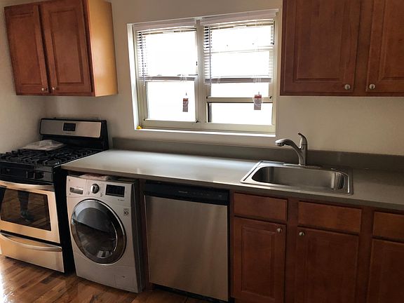 3rd image of 817 Seward St #2f07eacd0