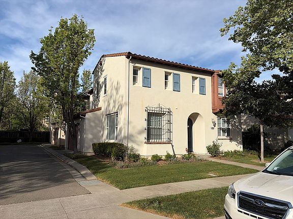 2nd image of 2444 Basswood Dr