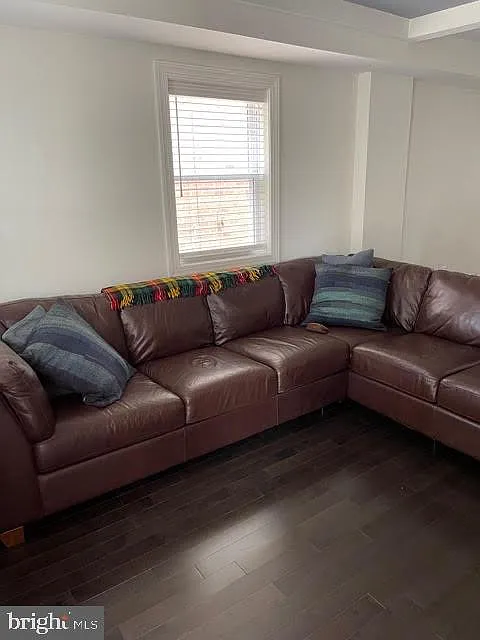 4 bed, 2.5 bath, 1436 sqft, $2,400 — Photo 4