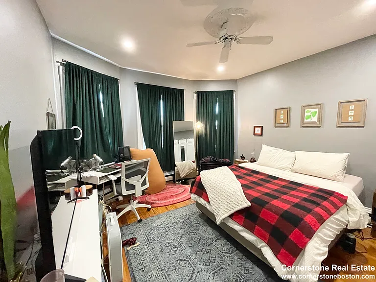 18 Sunset St #3 — Photo 7