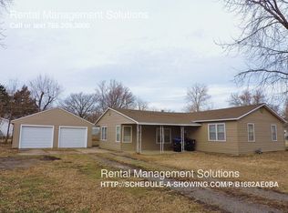 525 NE Arter Ave, Topeka, KS 66616