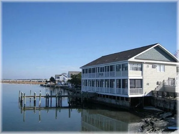 6206-2 Marsh Island Dr, Chincoteague Island, VA 23336