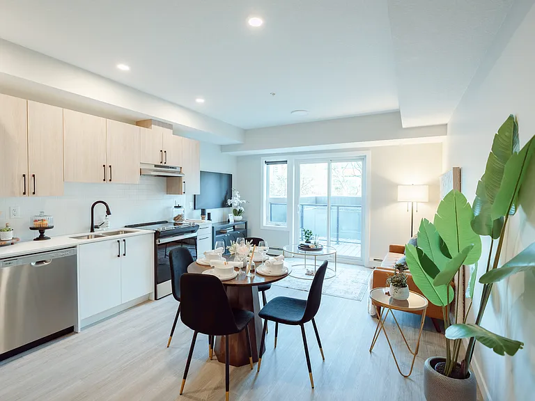 825 17th Ave SE — Photo 44