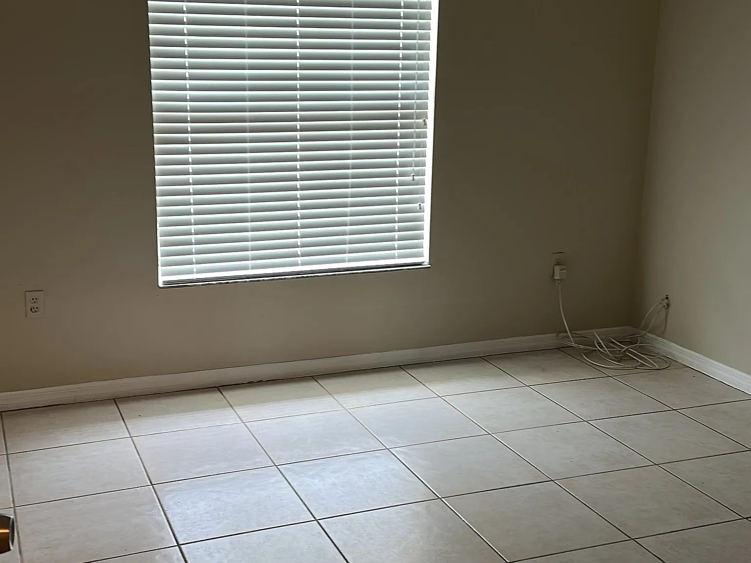 3 bed, 2057 sqft, $3,200 — Photo 4