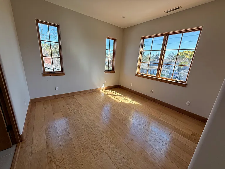 1139 Roy Ave — Photo 20