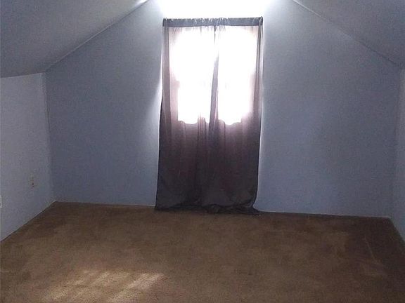 5th image of 121 Lenox Ave
