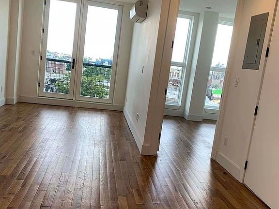 2nd image of 171 Linden Blvd #7E