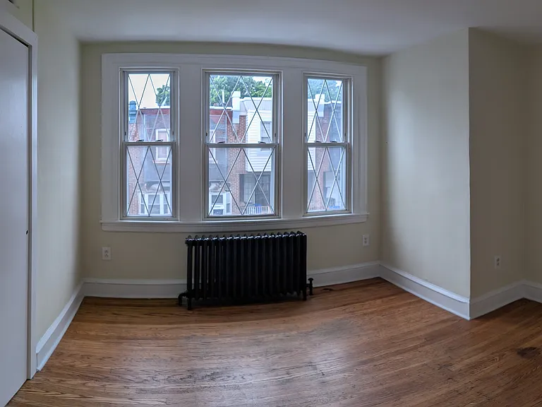 518 E Ashmead St — Photo 10