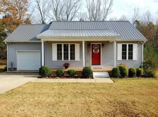 381 Longview St, Camden, TN 38320