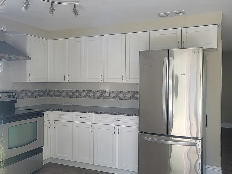 1709 Coppertree Dr — Photo 5